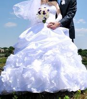 Сдам на прокат шикарное свадебное платье 2010 года