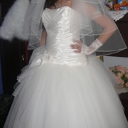 Очень красивое свадебное платье!!! размер - 48.